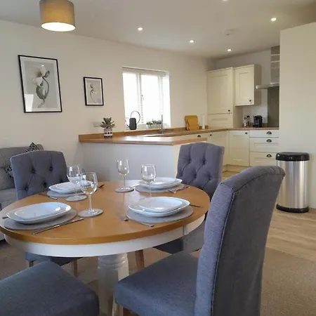 The Stables A Contractor Family 2 Bed Town House In Central Melton Mowbray Exterior photo