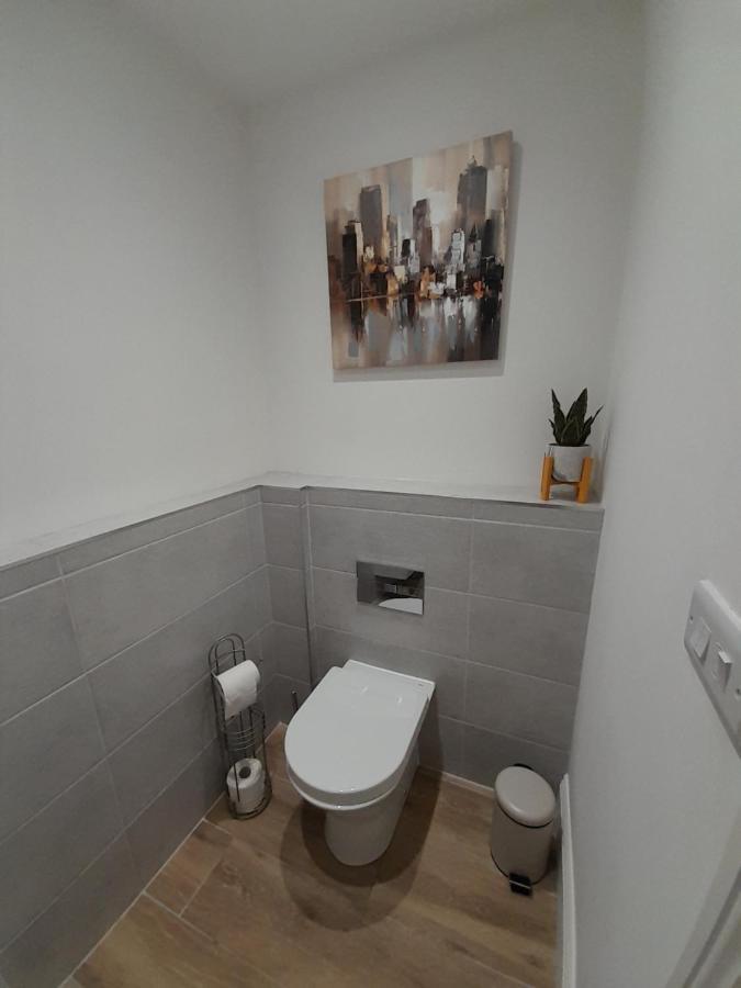 The Stables A Contractor Family 2 Bed Town House In Apartment Melton Mowbray